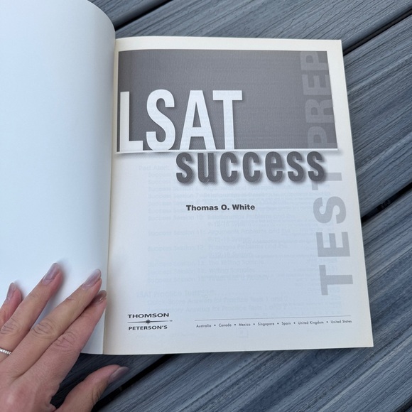 LSAT Prep Book with CD - Picture 9 of 17